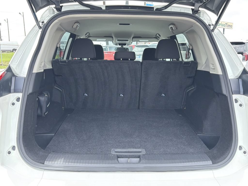 Used 2024 Nissan Rogue S AWD/4WD image 19