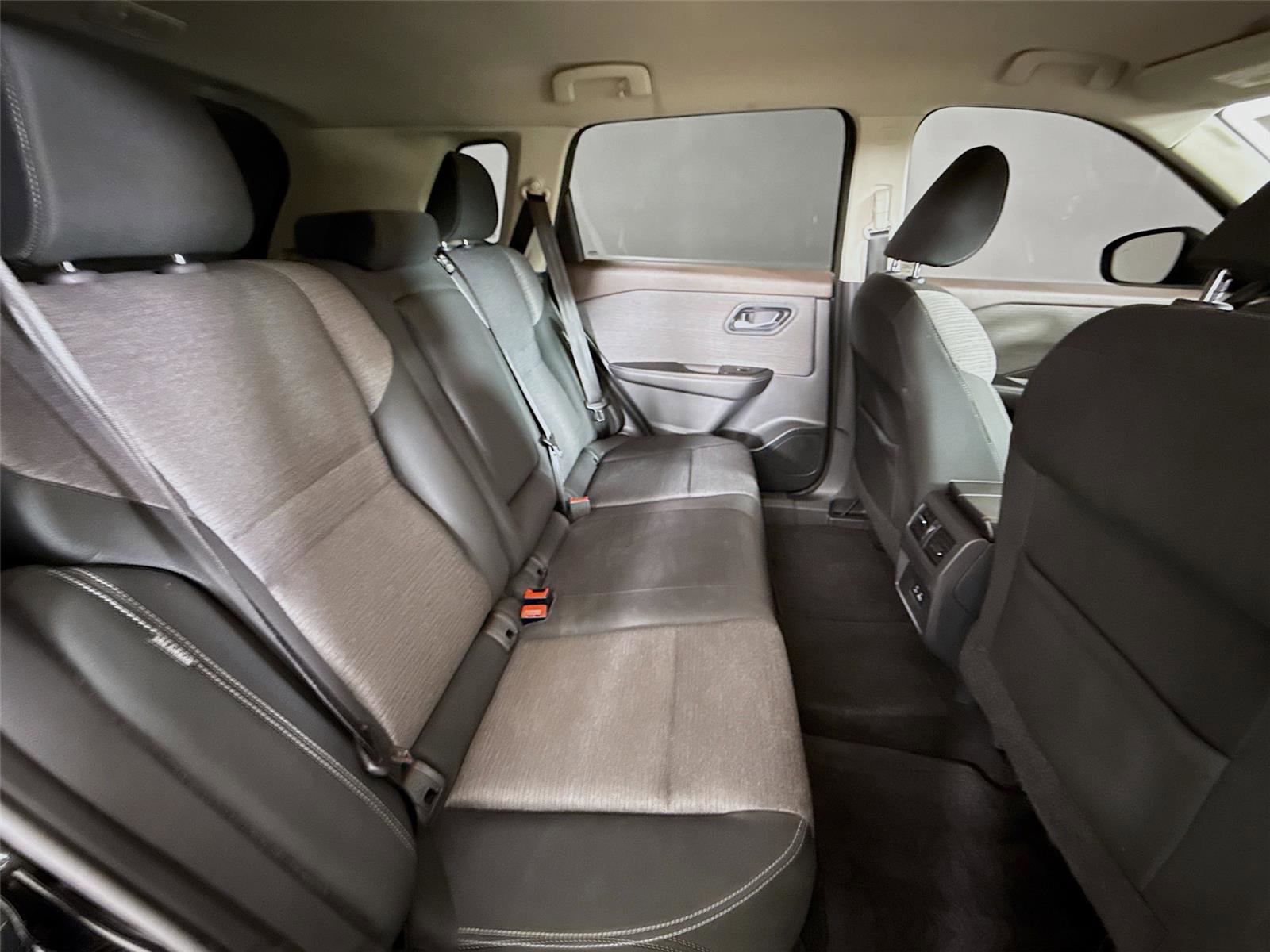 Used 2021 Nissan Rogue SV image 26