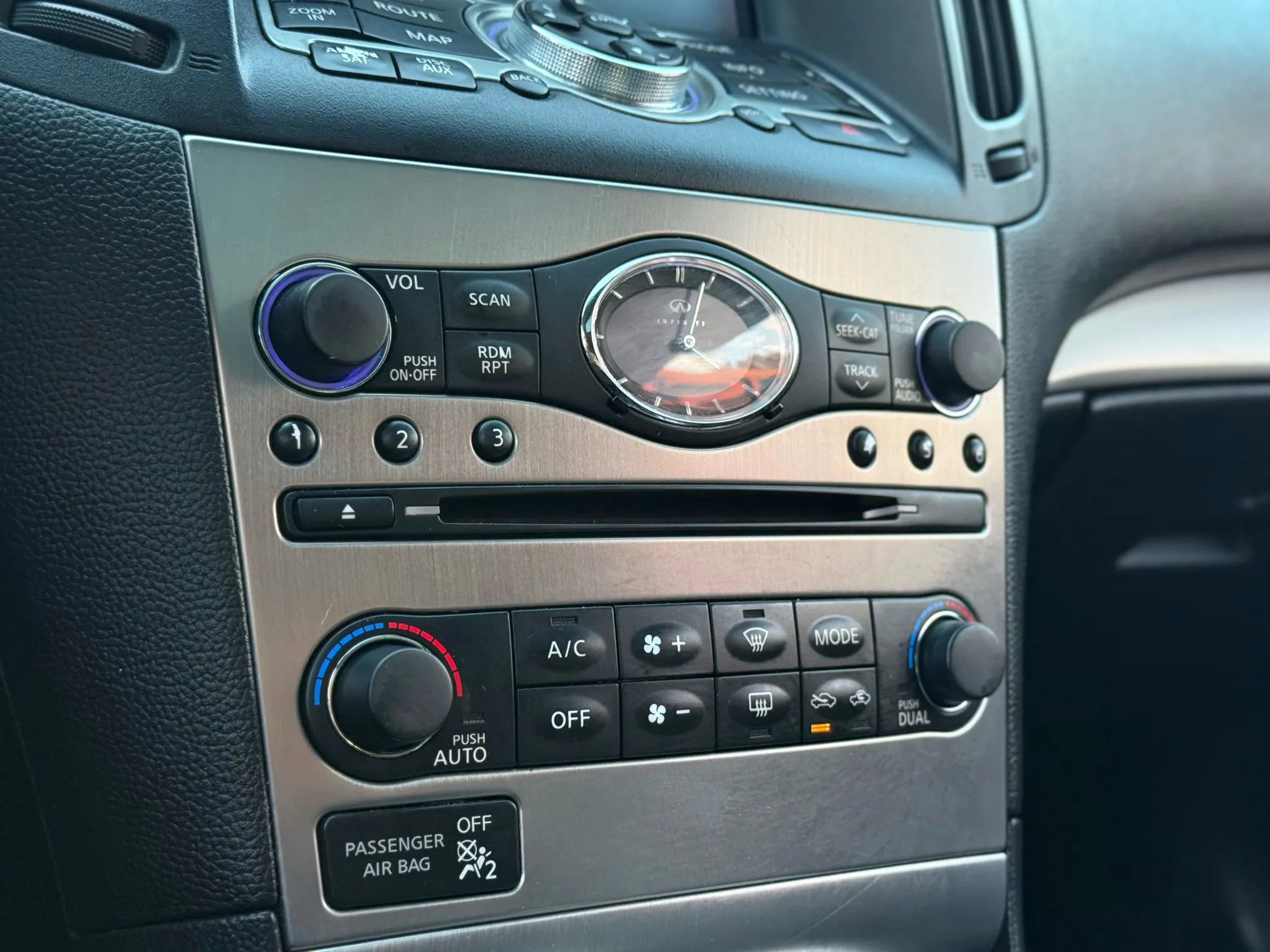 Used 2012 INFINITI G37 x Coupe w/ Premium Pkg image 12