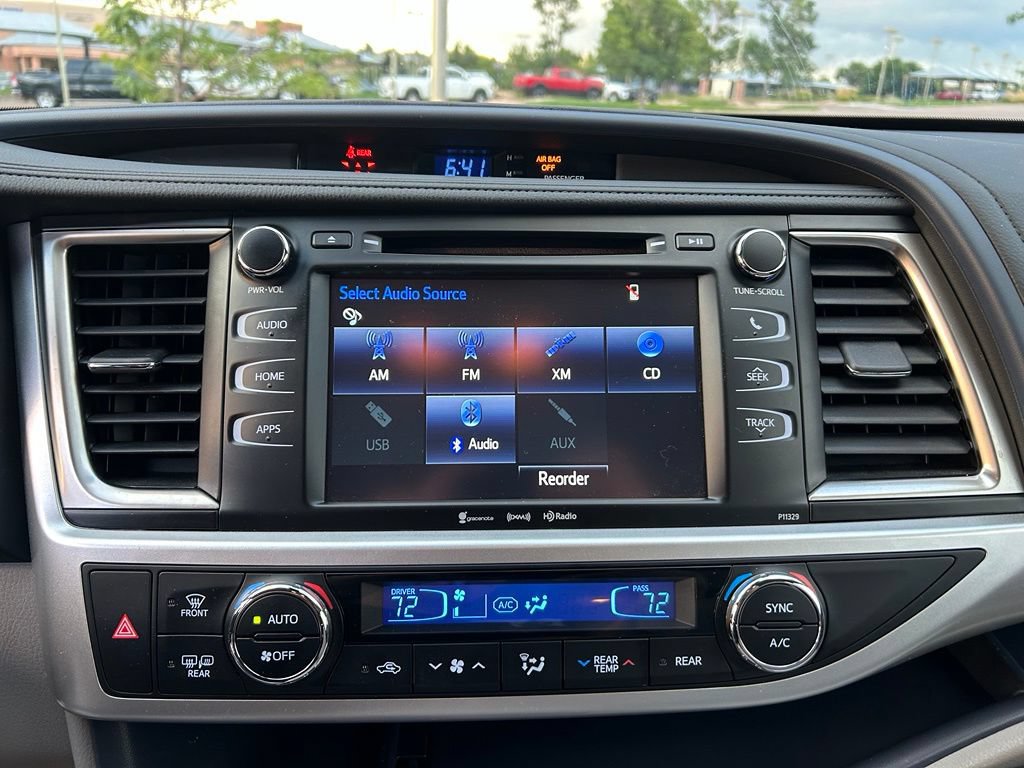 Used 2018 Toyota Highlander Plus AWD/4WD image 17