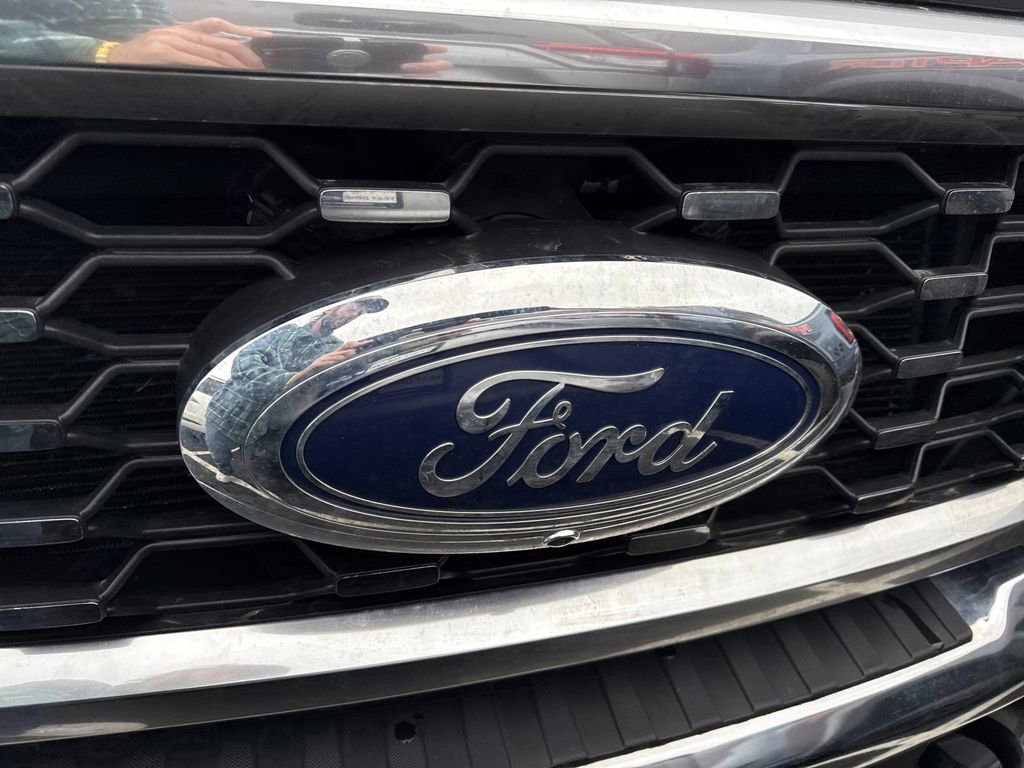 Used 2025 Ford F350 King Ranch w/ Chrome Package image 4