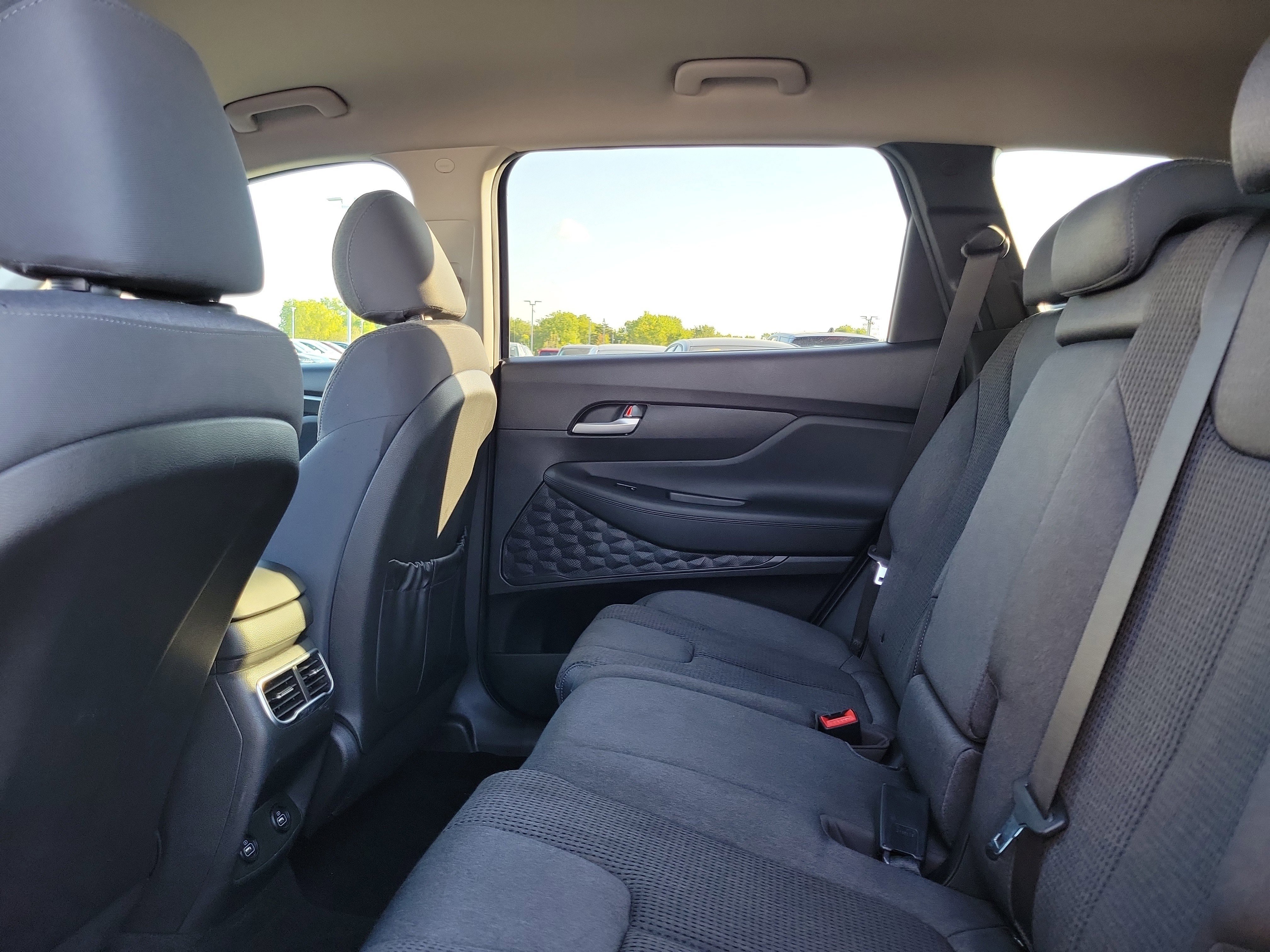 Used 2022 Hyundai Santa Fe SEL w/ Cargo Package image 11