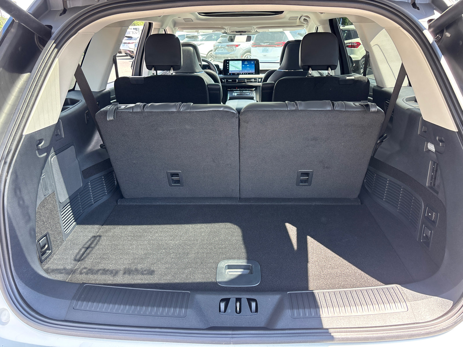 New 2026 Lincoln Aviator Reserve AWD/4WD image 9