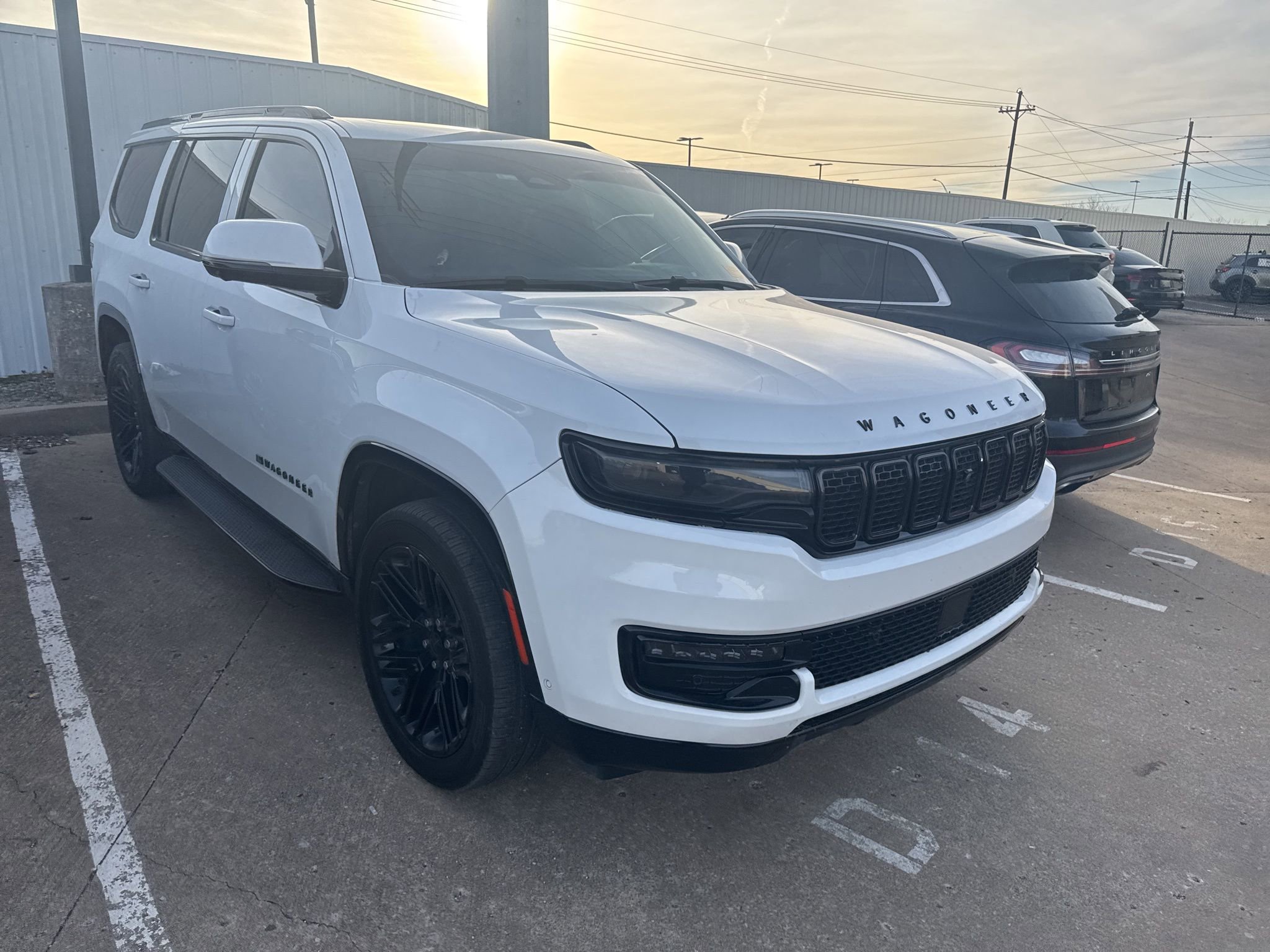 Used 2022 Jeep Wagoneer Series III image 3