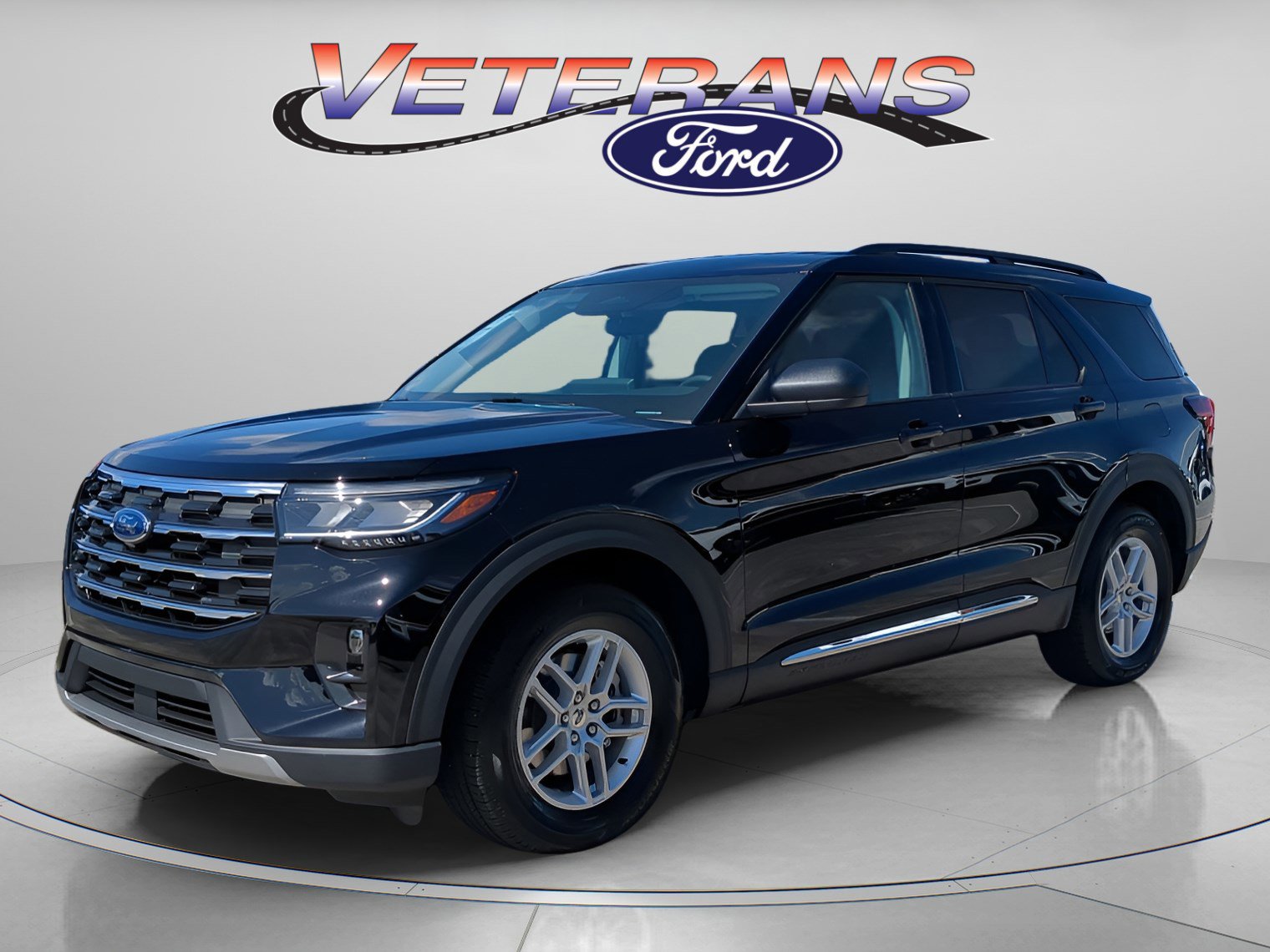 New 2025 Ford Explorer Active w/ Active Comfort Package image 1