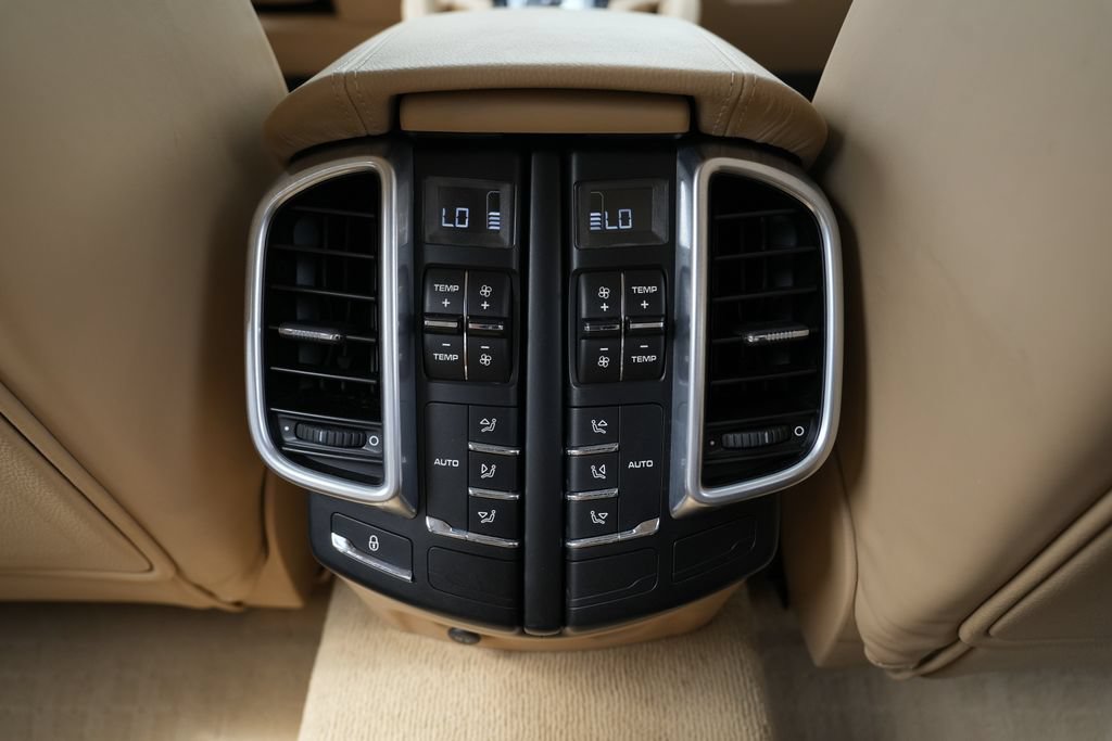 Used 2016 Porsche Cayenne AWD/4WD image 43