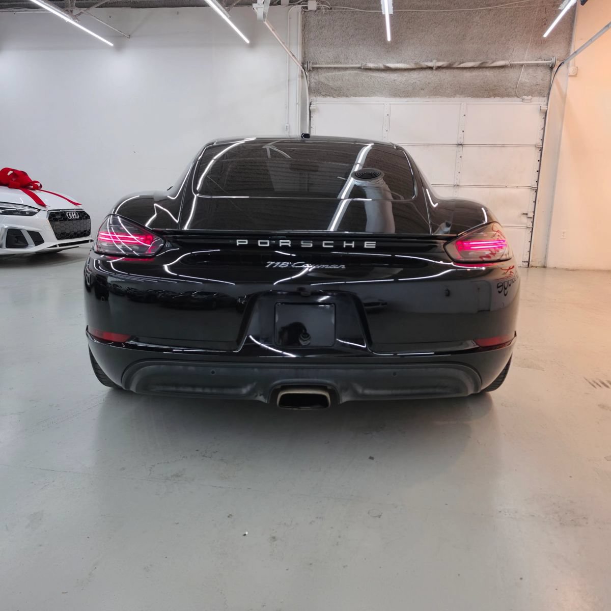 Used 2017 Porsche 718 Cayman RWD image 5