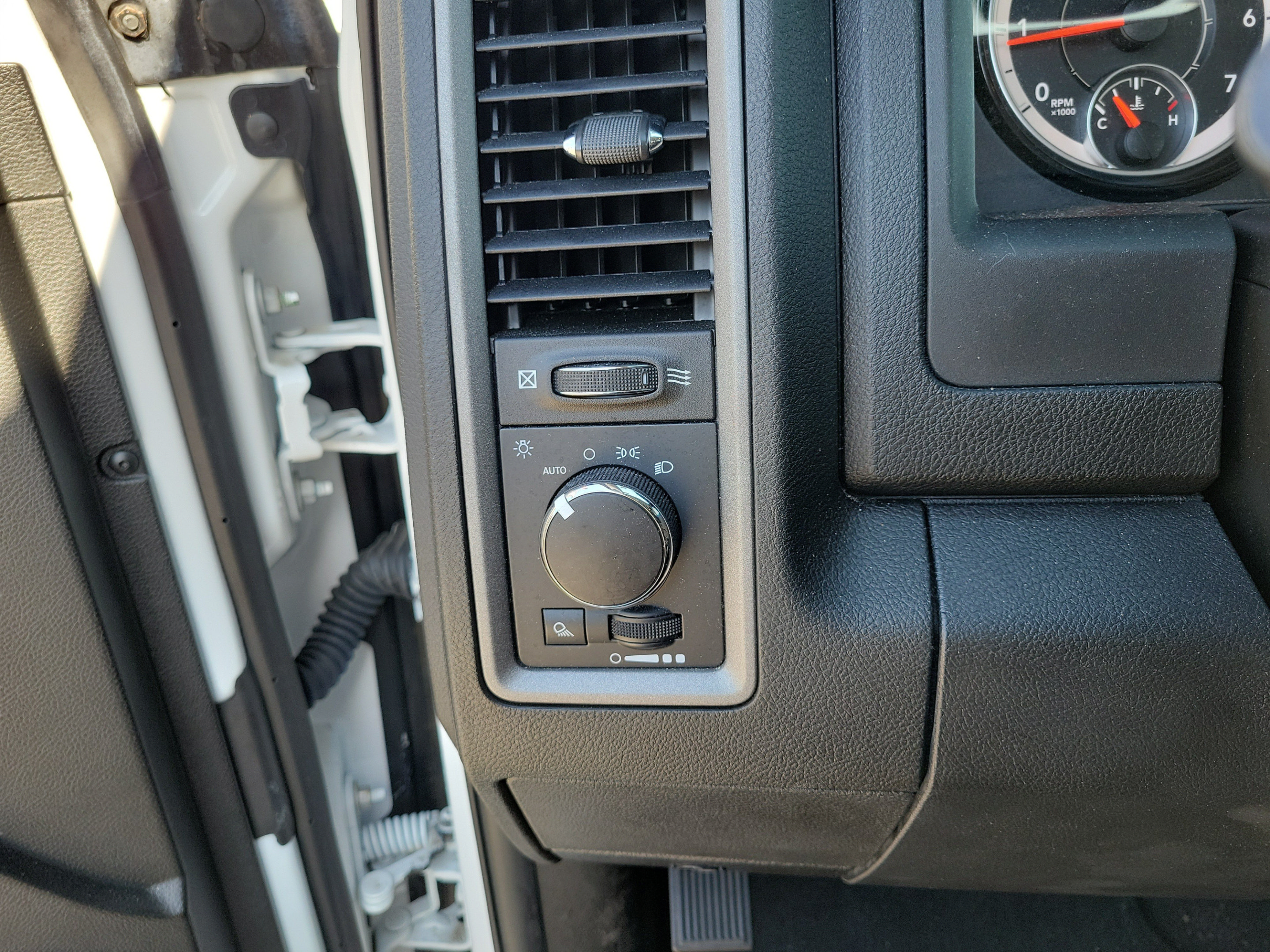 Certified 2024 RAM 1500 Tradesman w/ Popular Equipment Group RWD image 24