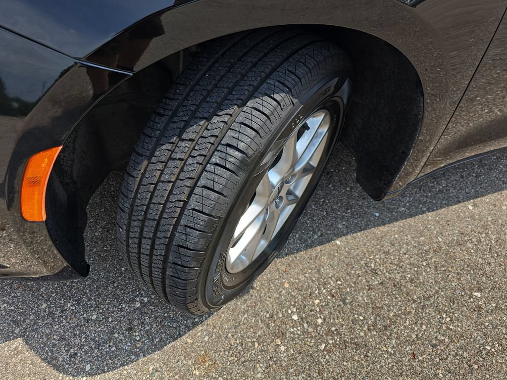 Used 2025 Chrysler Pacifica Select FWD image 36