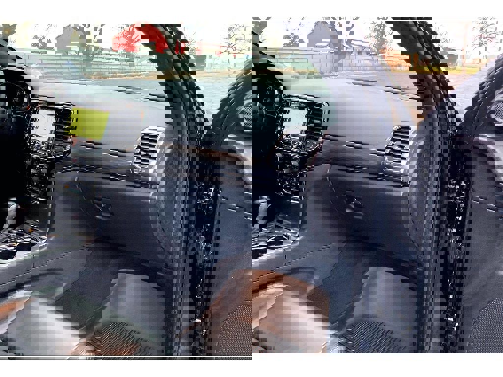 Used 2020 Jeep Grand Cherokee Limited X image 17