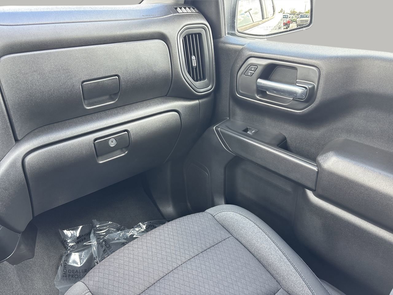 Used 2024 Chevrolet Silverado 1500 Custom image 15