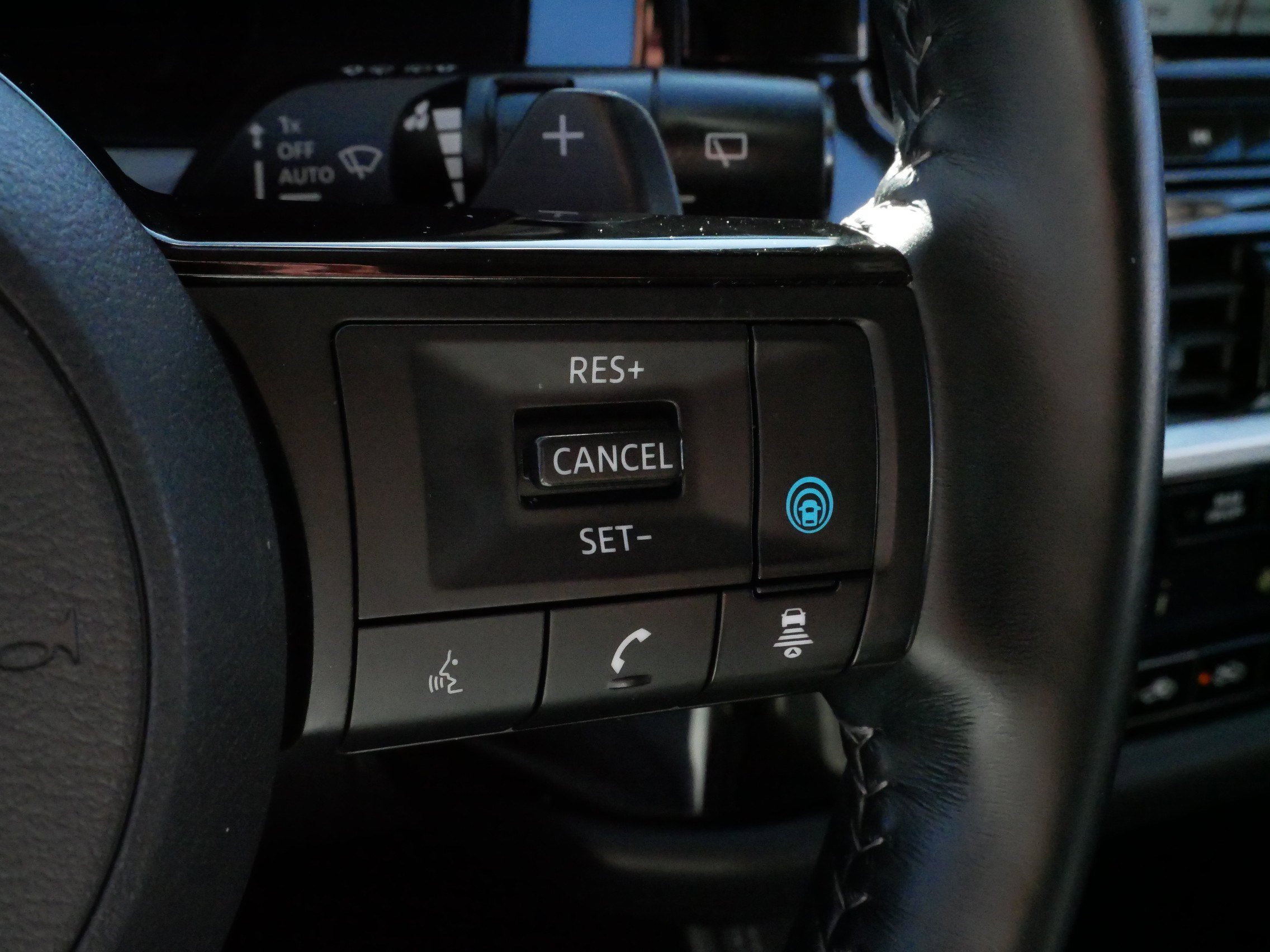 Used 2023 Nissan Pathfinder Platinum w/ Lighting Package (N93) image 26