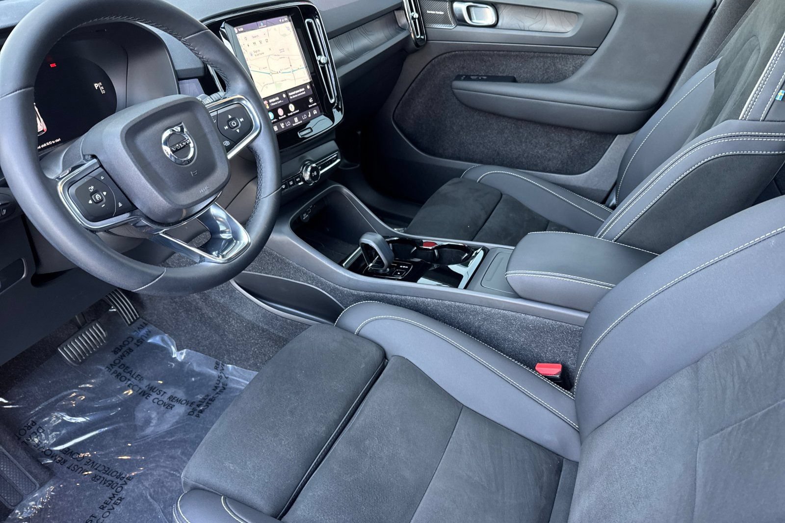 Used 2023 Volvo XC40 Recharge Ultimate AWD/4WD image 9