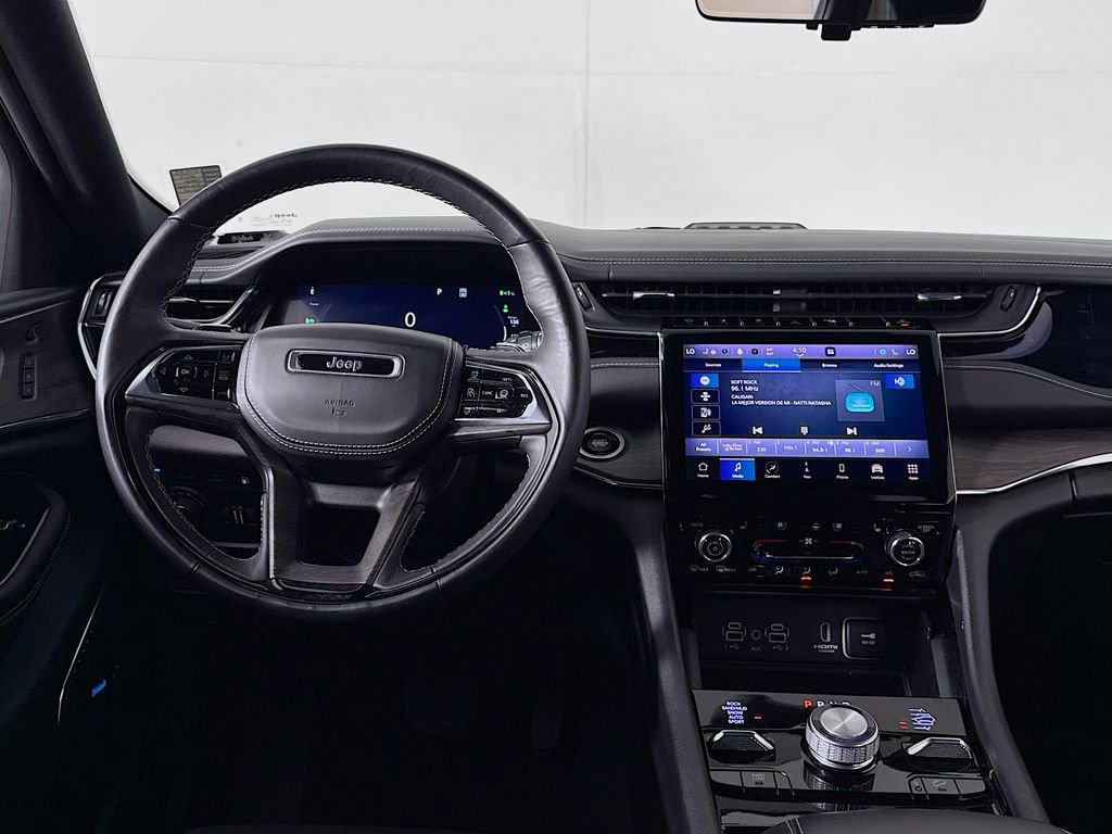 Used 2023 Jeep Grand Cherokee Overland w/ Advanced Protech Group III AWD/4WD image 10