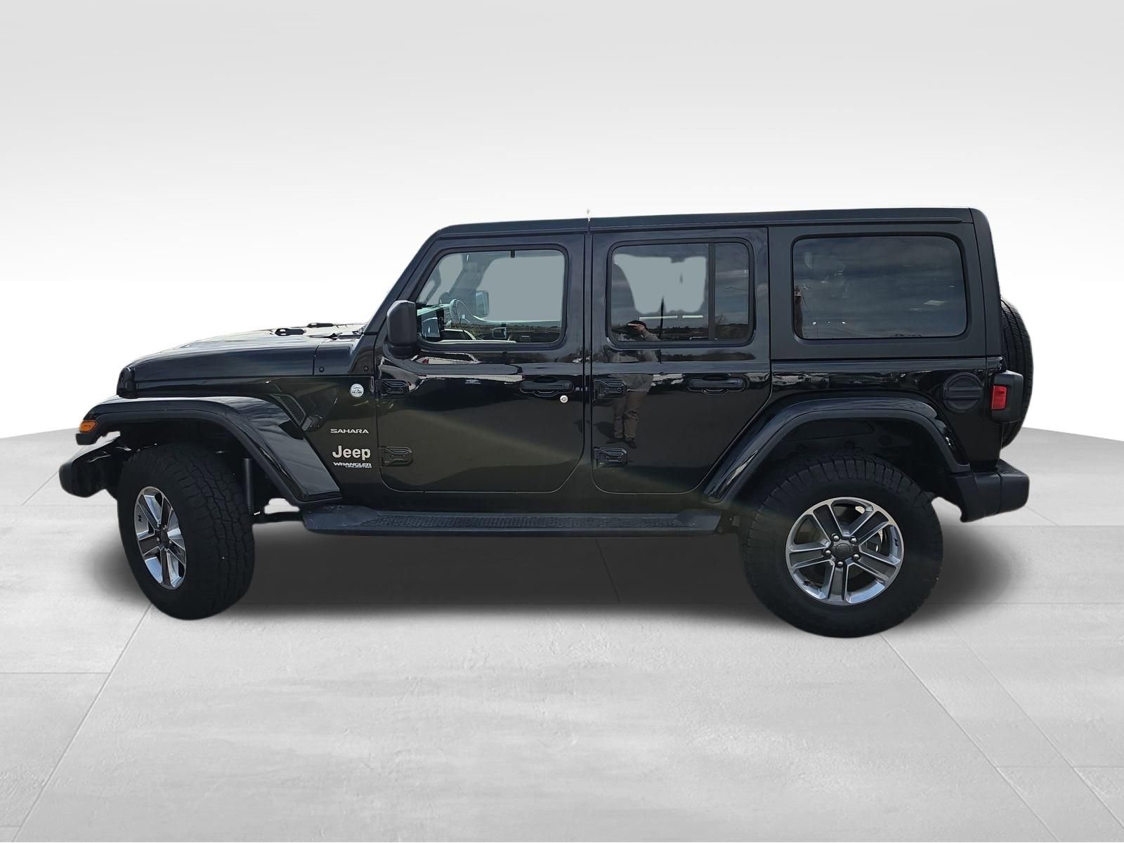 Used 2020 Jeep Wrangler Unlimited Sahara w/ Uconnect 4C Nav & Sound Group image 2