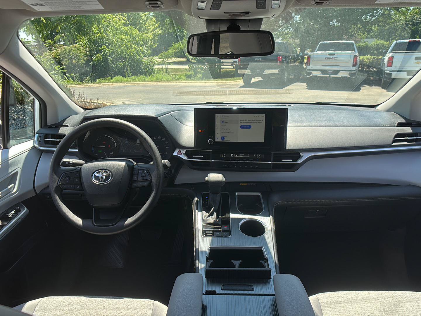 Used 2026 Toyota Sienna LE FWD image 22
