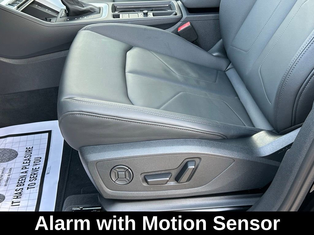 New 2025 Audi Q3 2.0T Premium w/ Convenience Package AWD/4WD image 17