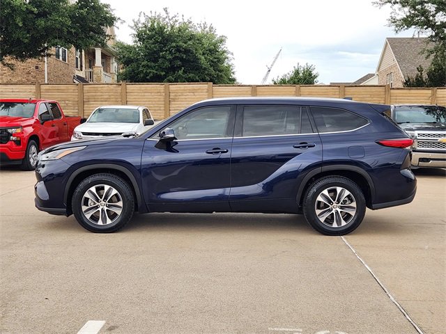 Used 2021 Toyota Highlander XLE FWD image 12