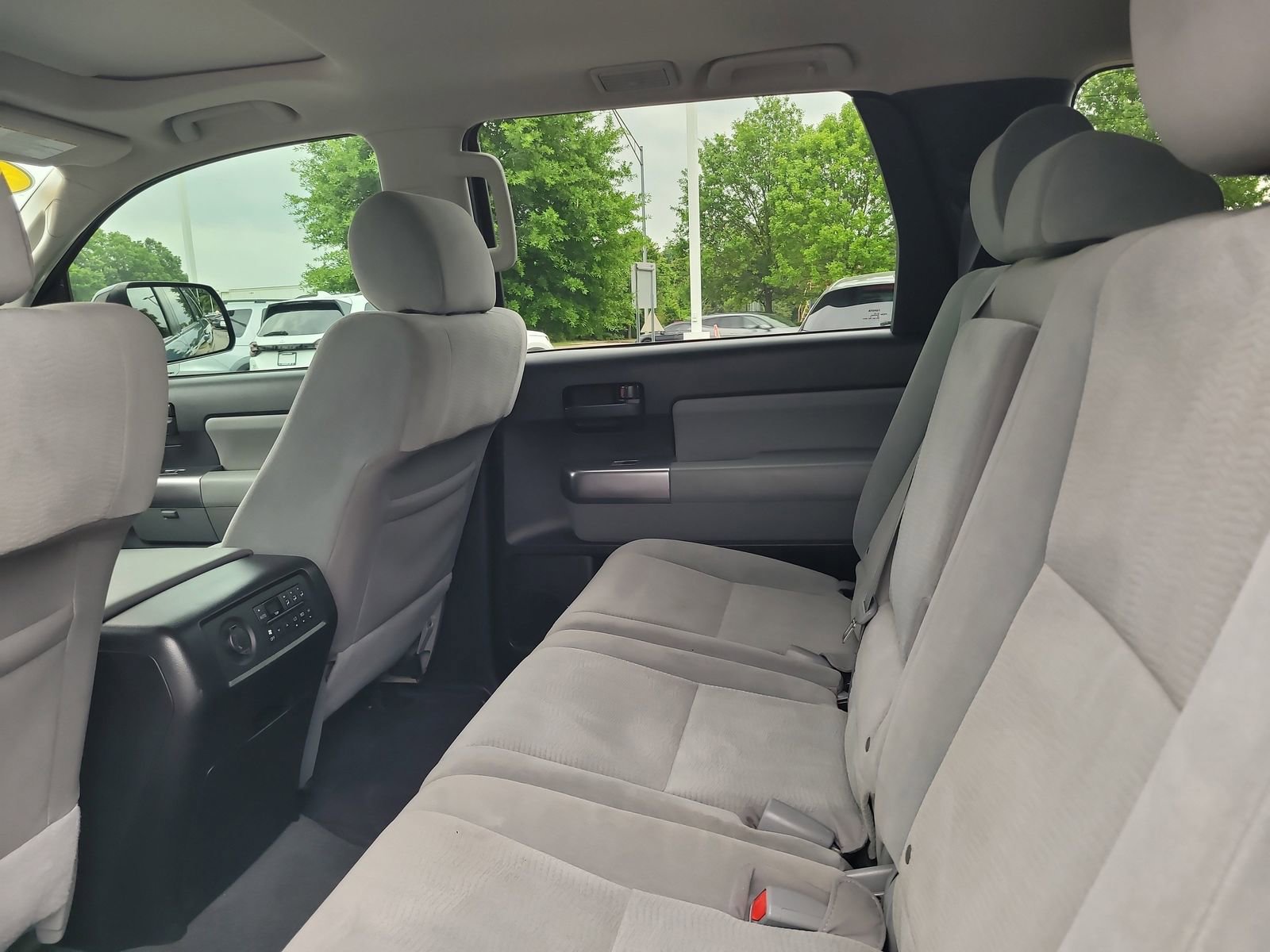 Used 2020 Toyota Sequoia SR5 w/ Carpet Mat Package (TMS) AWD/4WD image 25