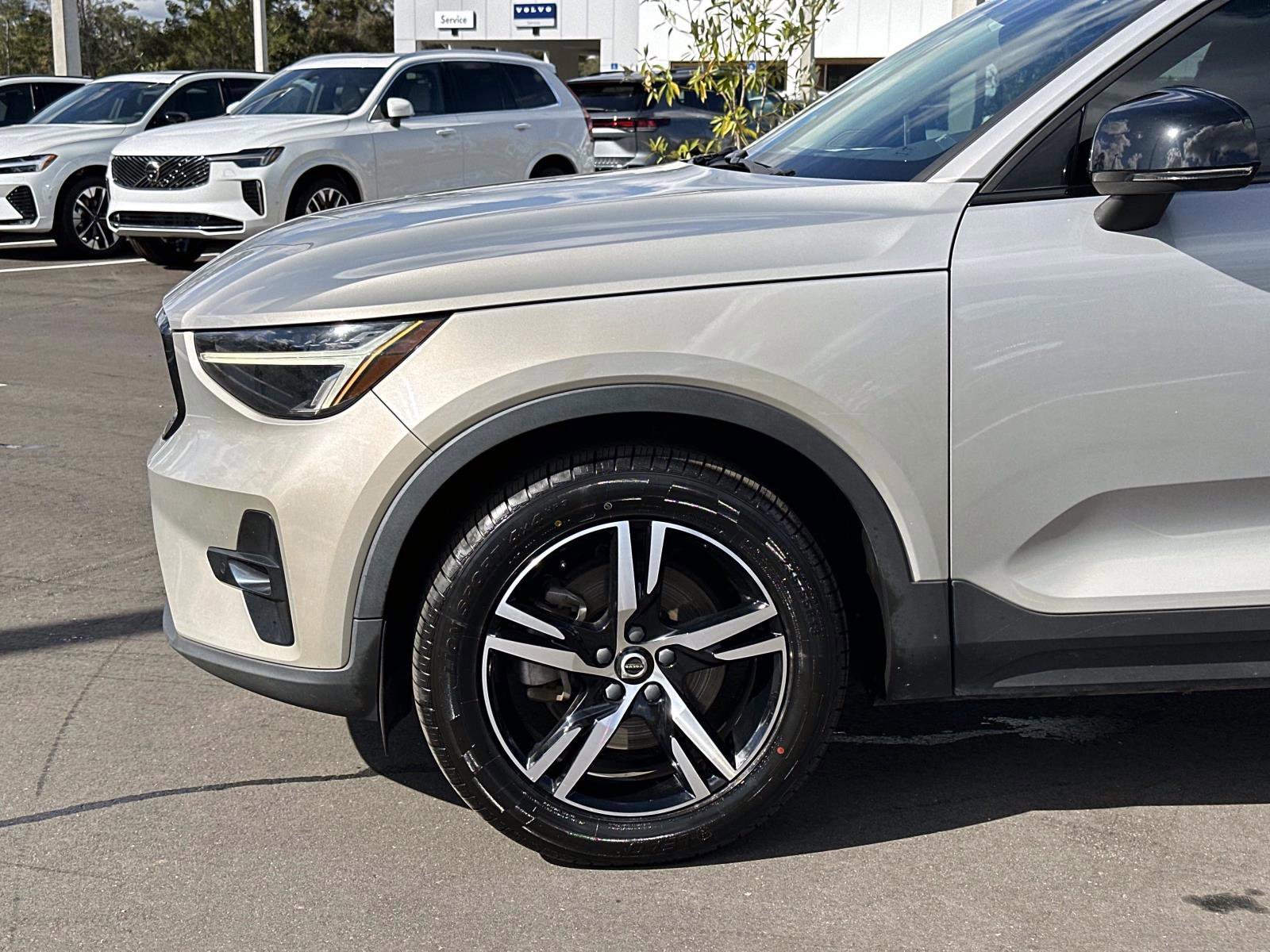 Certified 2023 Volvo XC40 B5 Plus image 10