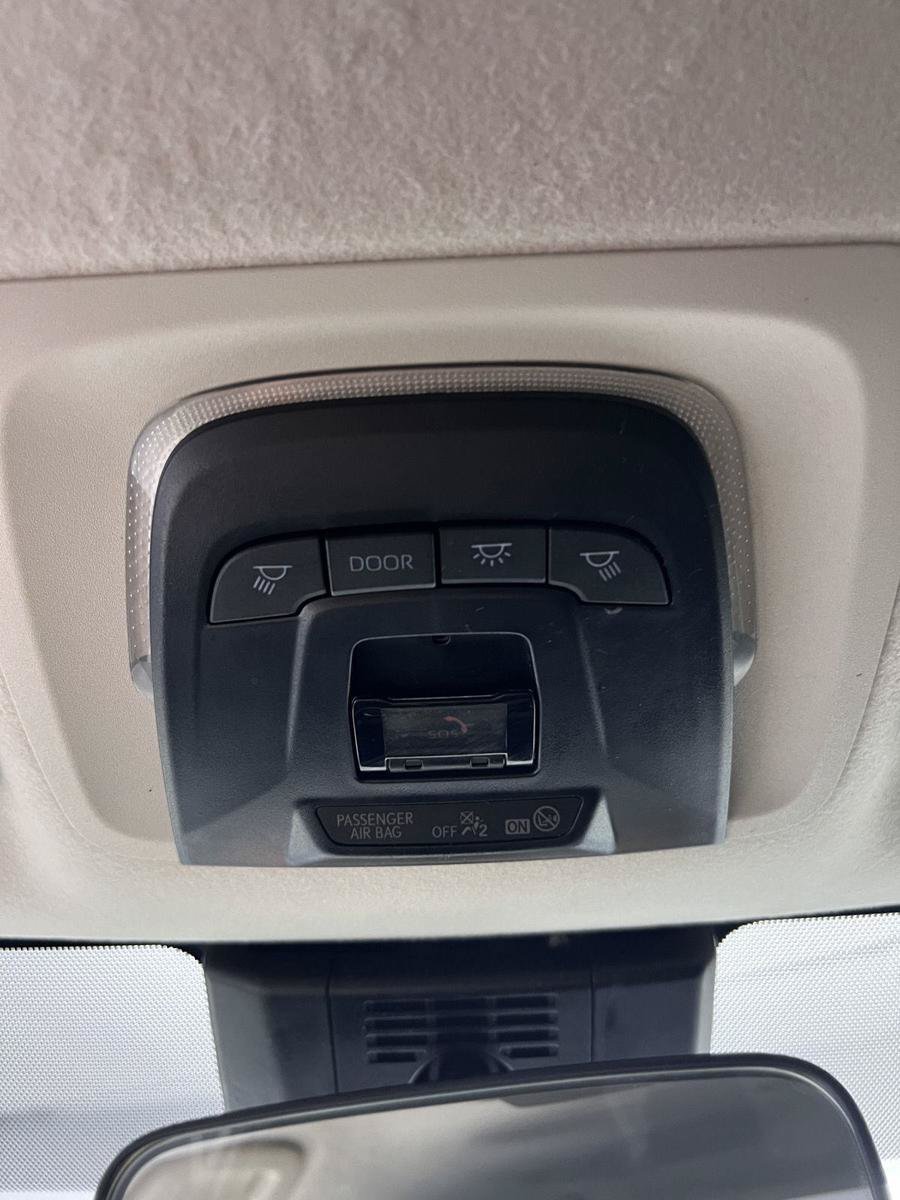 Used 2024 Toyota Corolla LE FWD image 11