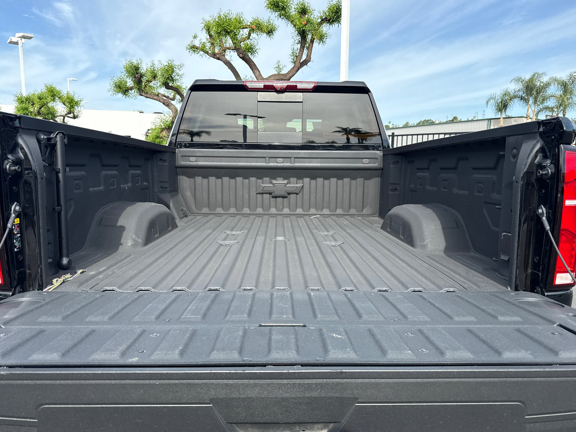 Used 2025 Chevrolet Silverado 3500 High Country w/ High Country Premium Package image 11