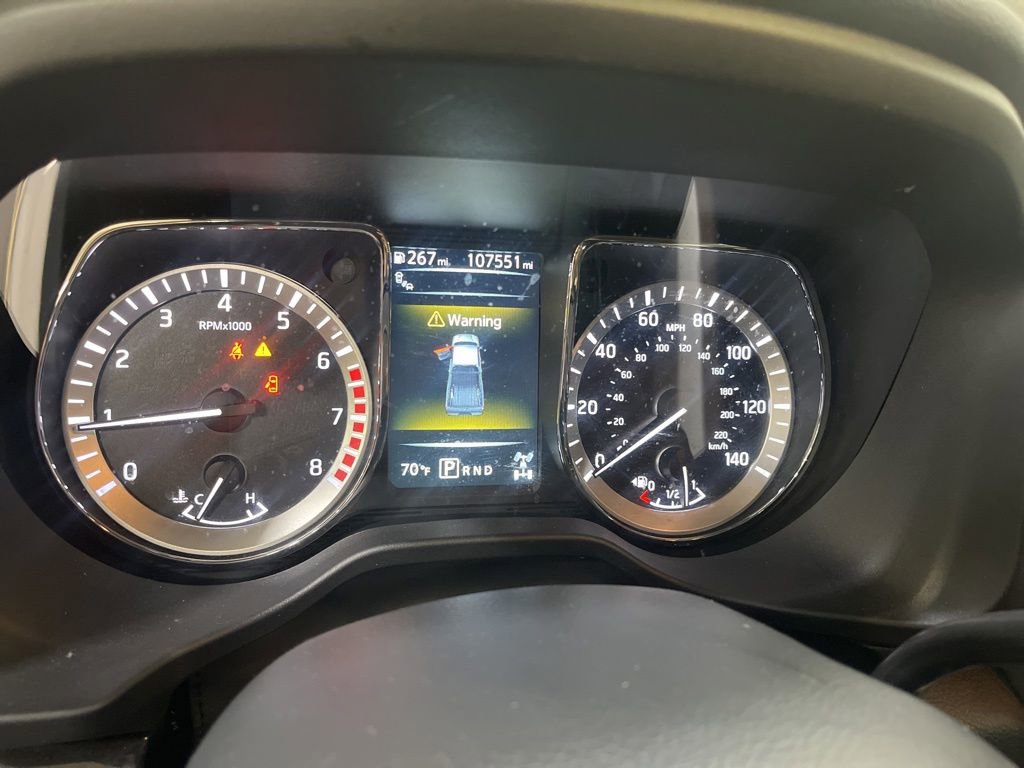 Used 2017 Nissan Titan SV AWD/4WD image 16