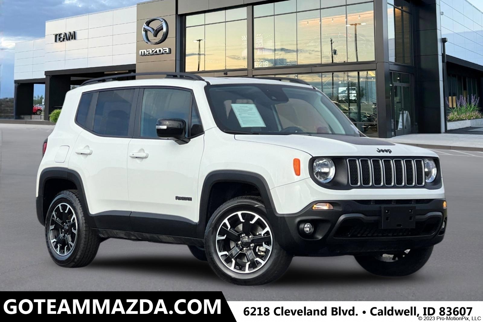 Used 2023 Jeep Renegade Latitude image 1