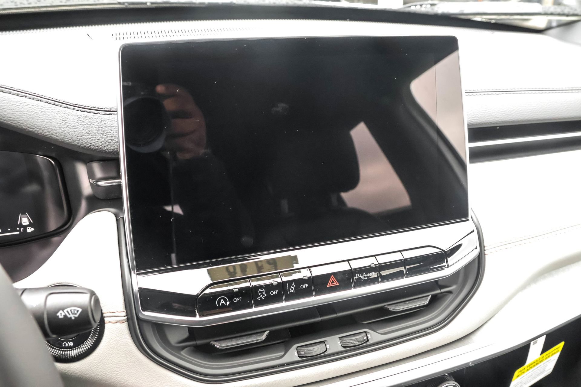 New 2026 Jeep Compass Limited w/ Sun, Sound & Navigation Group image 18