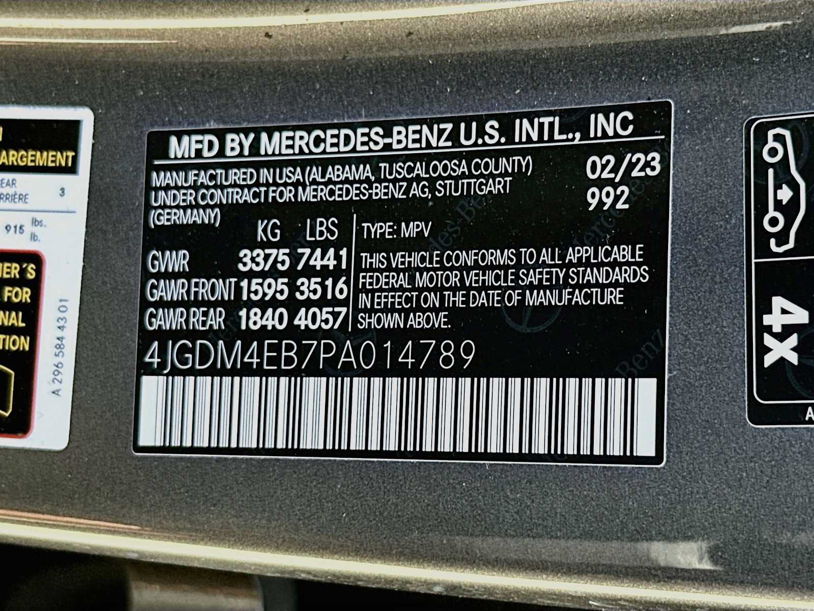 Used 2023 Mercedes-Benz EQS 580 4MATIC SUV w/ Acoustic Comfort Package image 34
