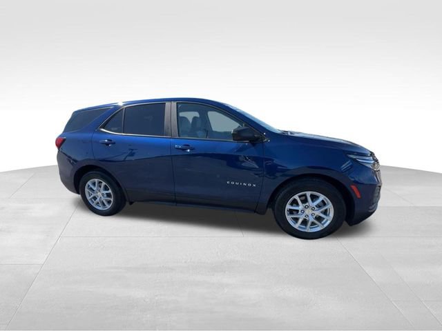 Used 2022 Chevrolet Equinox LS w/ LS Convenience Package image 12