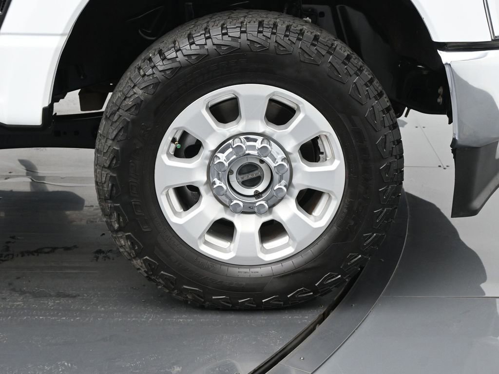 Used 2023 Ford F250 XLT w/ F-250 >10K GVWR Package image 22