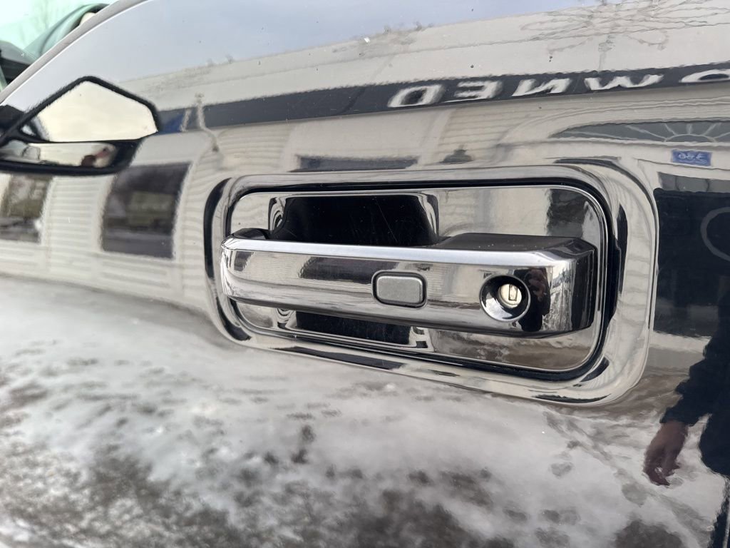 Used 2022 Ford F250 Lariat w/ Tremor Off-Road Package image 10