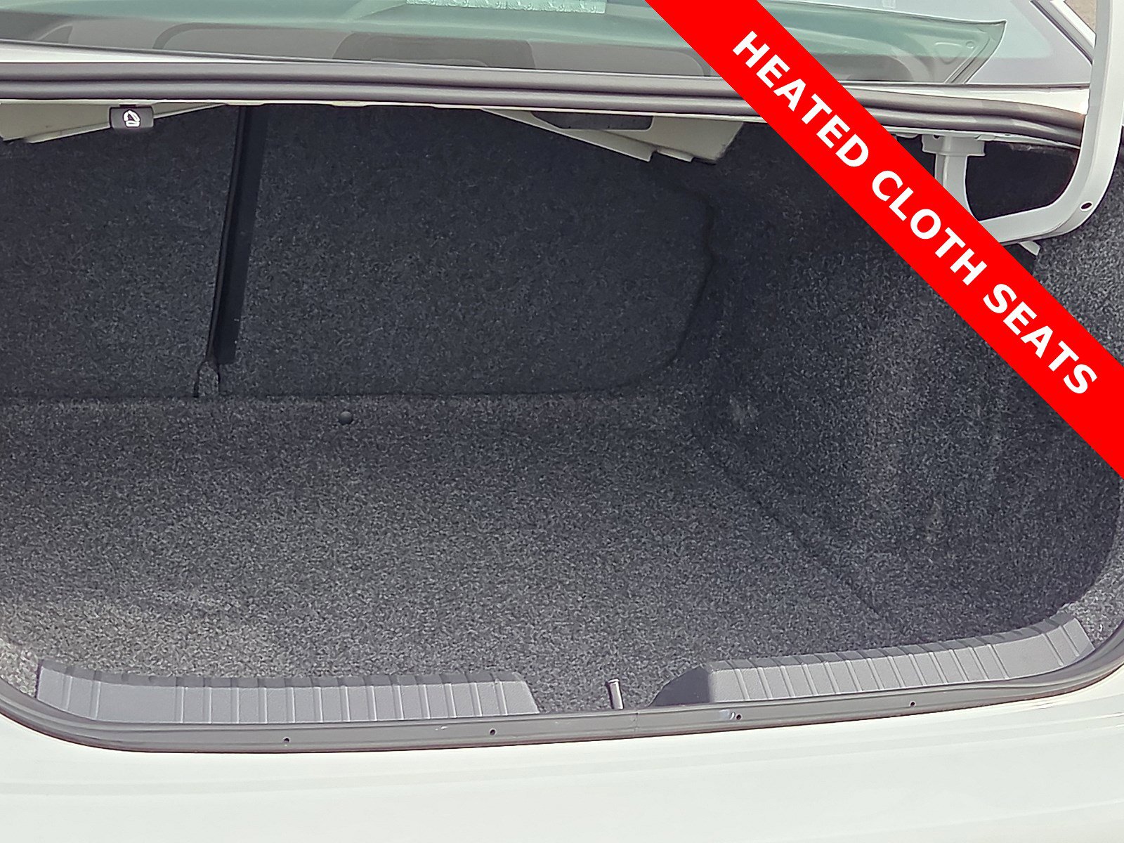 Used 2025 Volkswagen Jetta Sport image 9