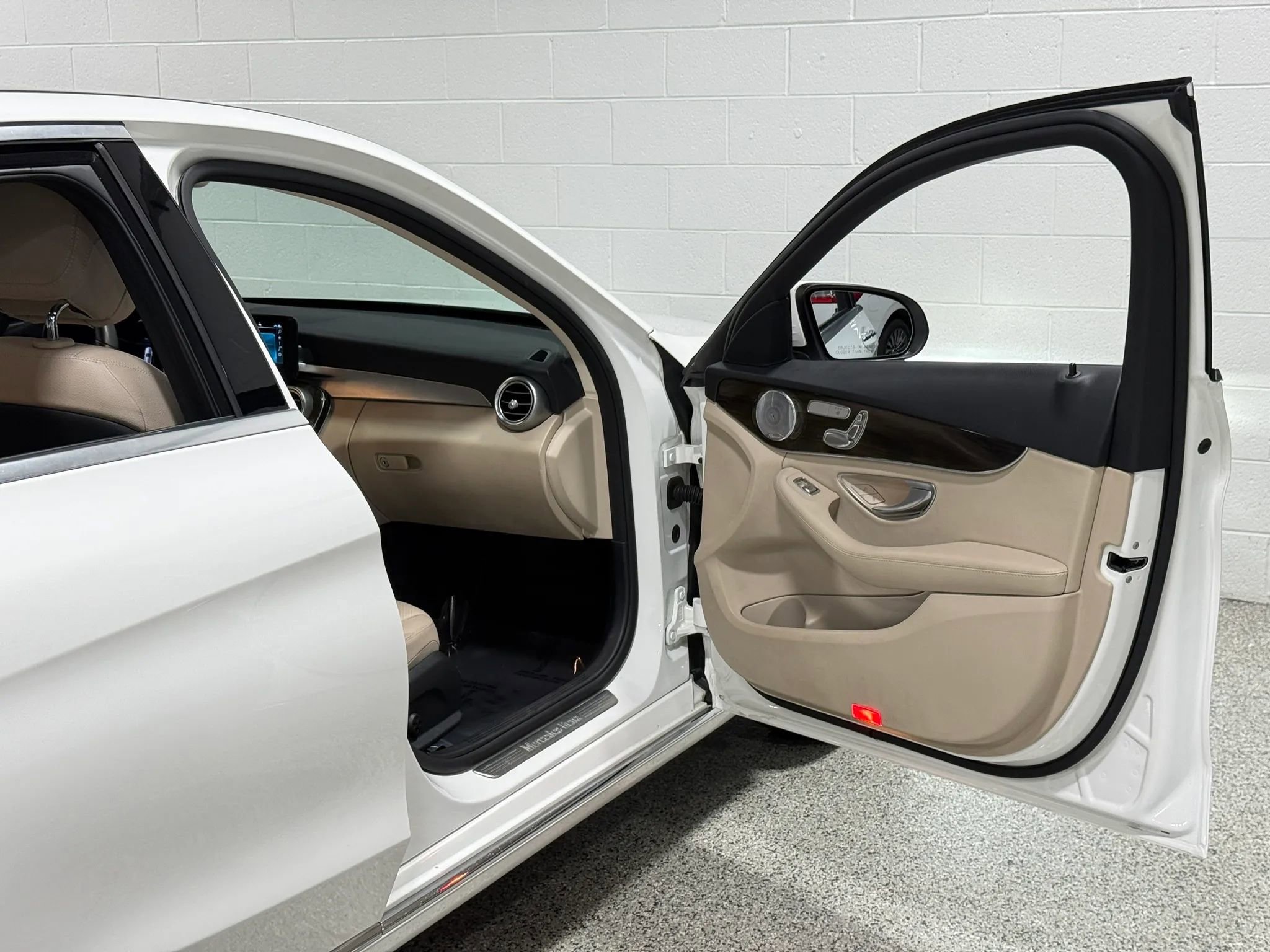 Used 2019 Mercedes-Benz C 300 4MATIC Sedan image 39