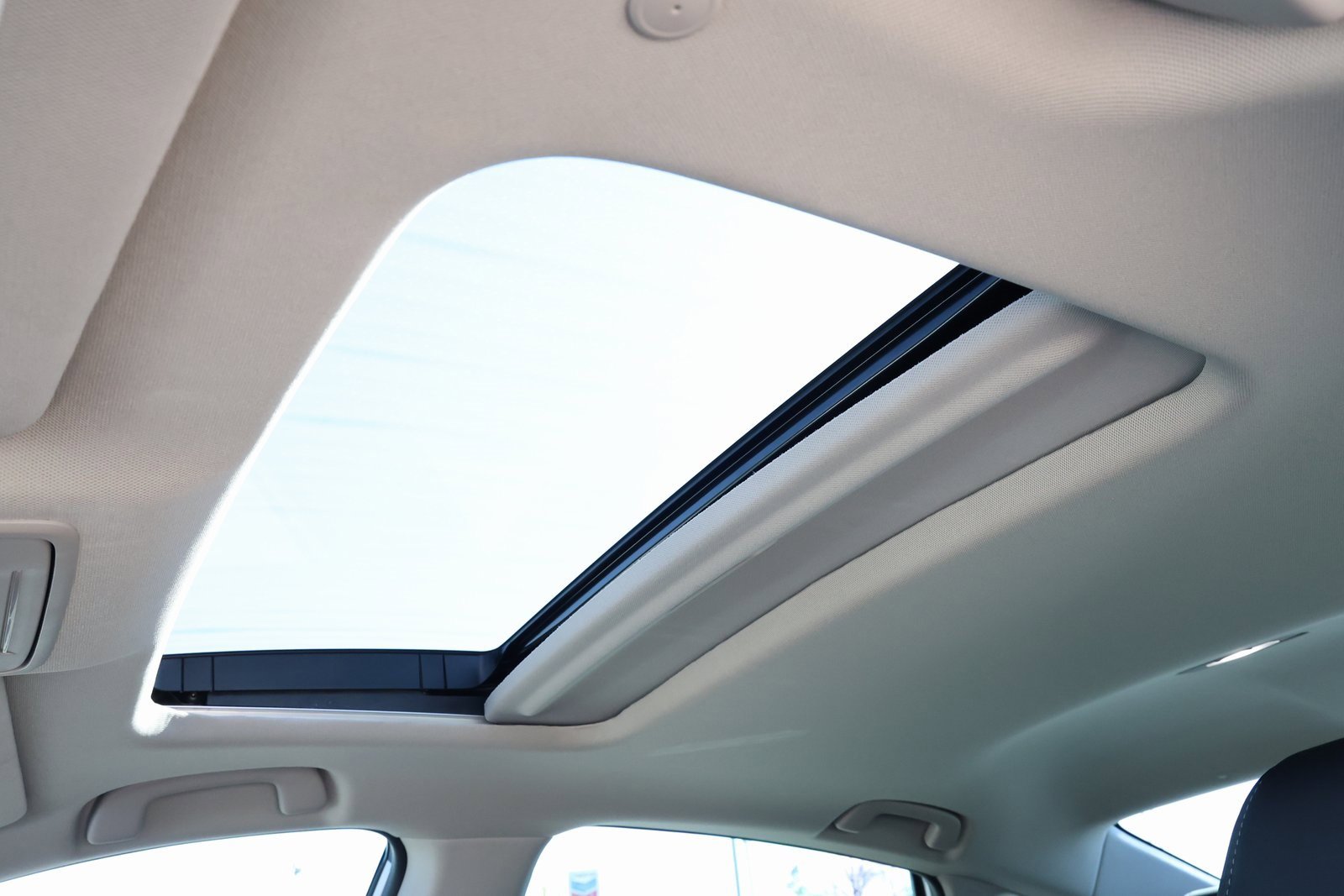 Used 2023 Honda Accord Touring image 3