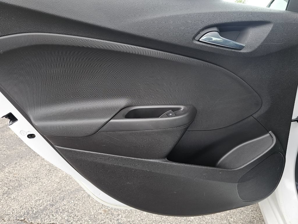 Used 2017 Chevrolet Cruze LS FWD image 26