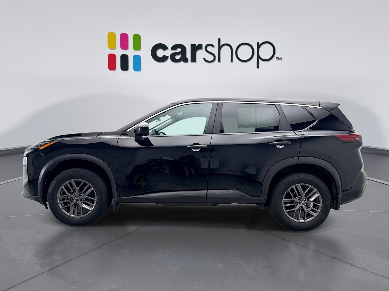 Used 2023 Nissan Rogue S AWD/4WD image 2