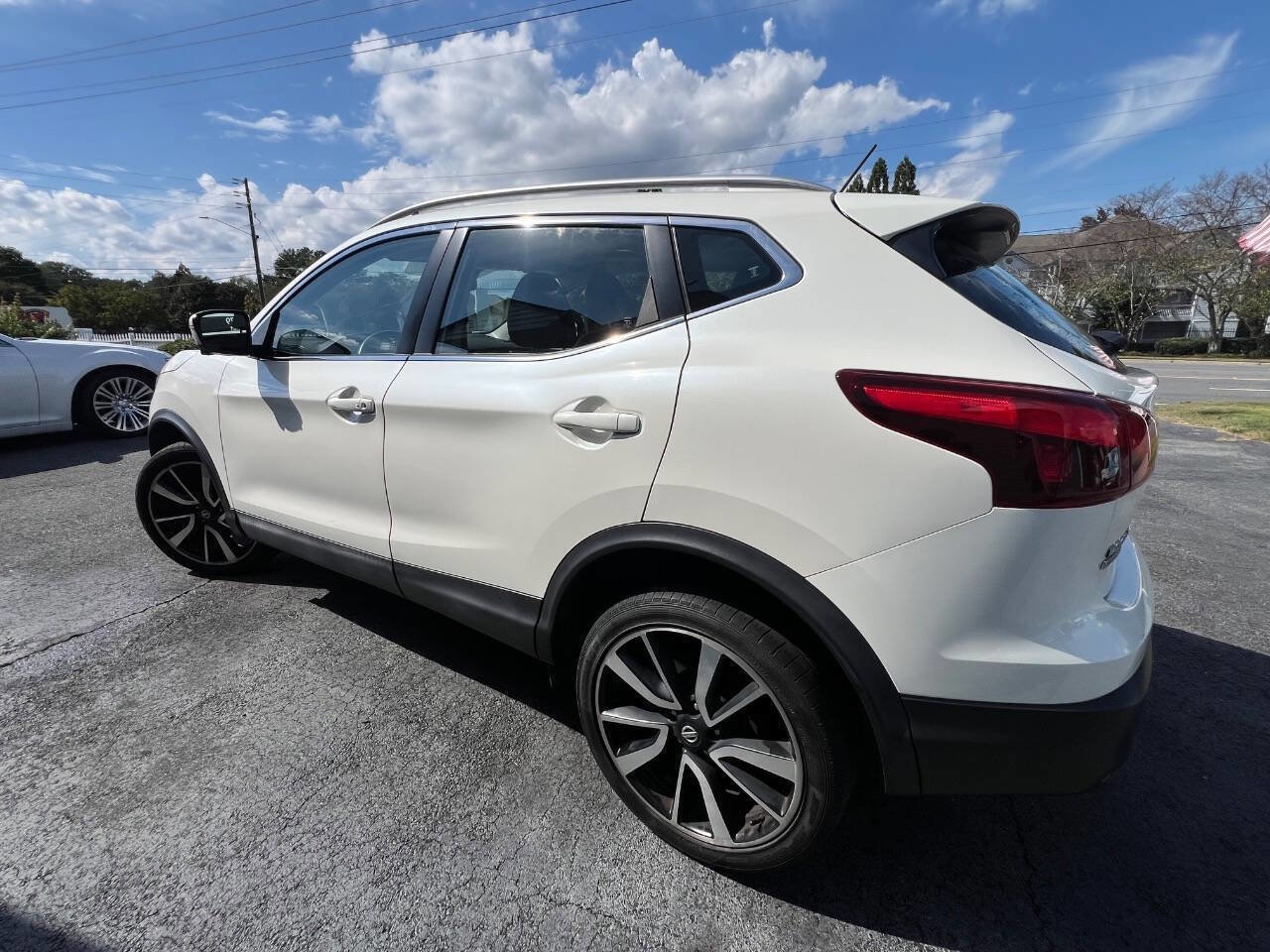 Used 2017 Nissan Rogue Sport SL w/ SL Premium Package image 6