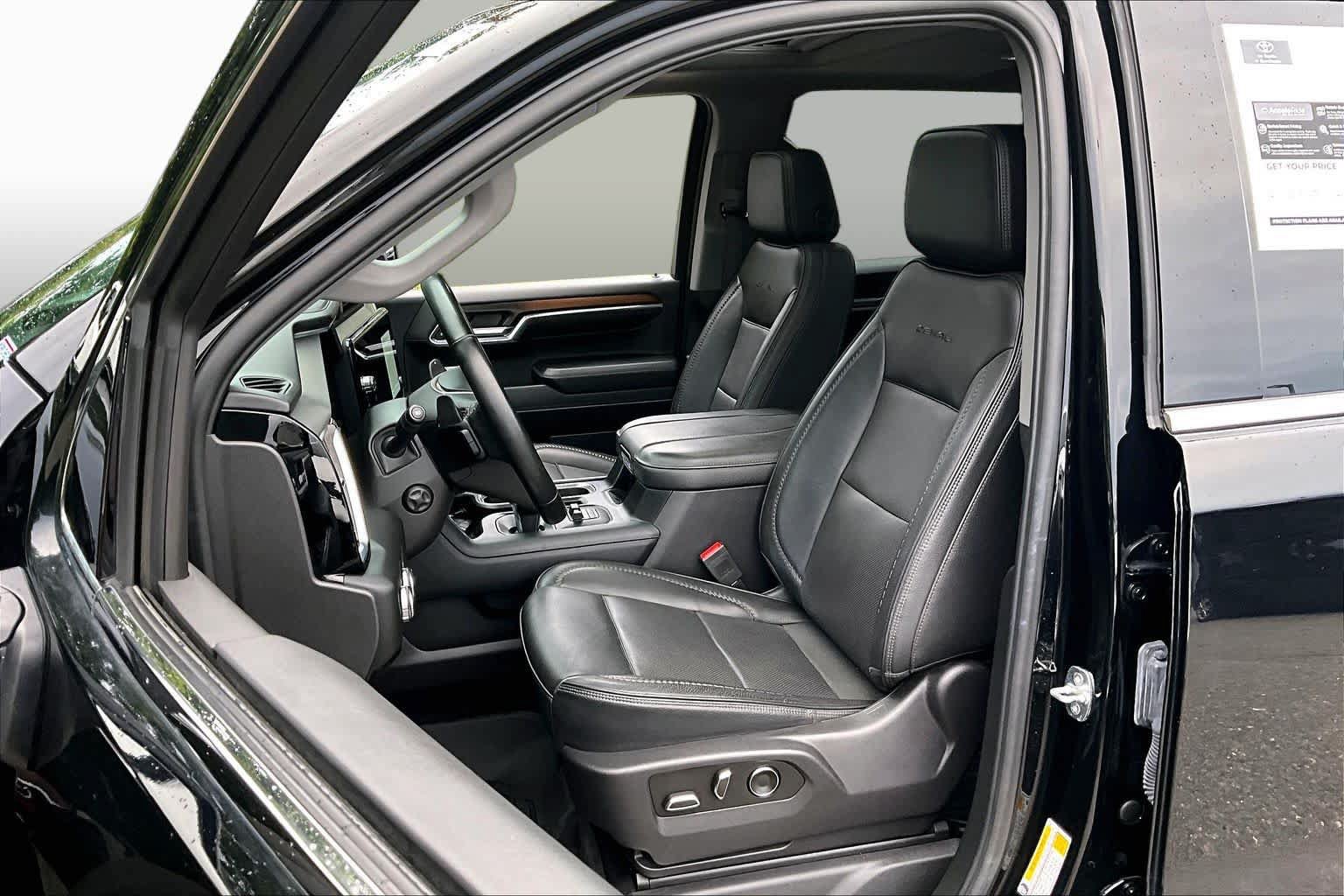 Used 2024 GMC Sierra 1500 Denali w/ Denali Reserve Package AWD/4WD image 9