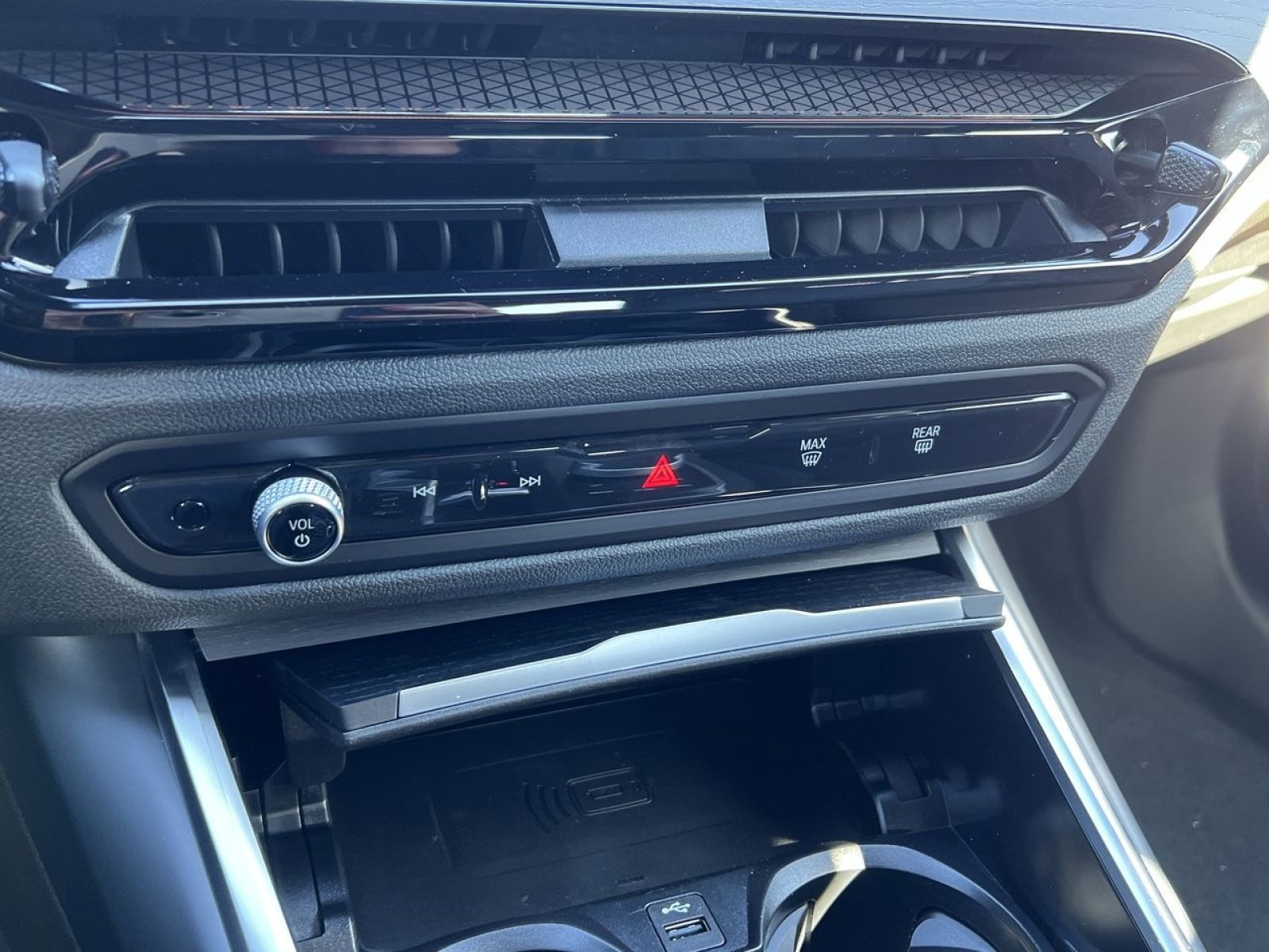 New 2026 BMW 330i xDrive Sedan w/ M Sport Package image 15