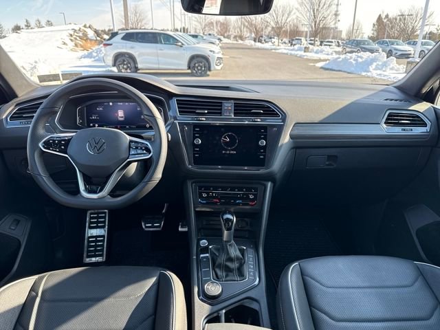 Used 2024 Volkswagen Tiguan SEL R-Line image 12