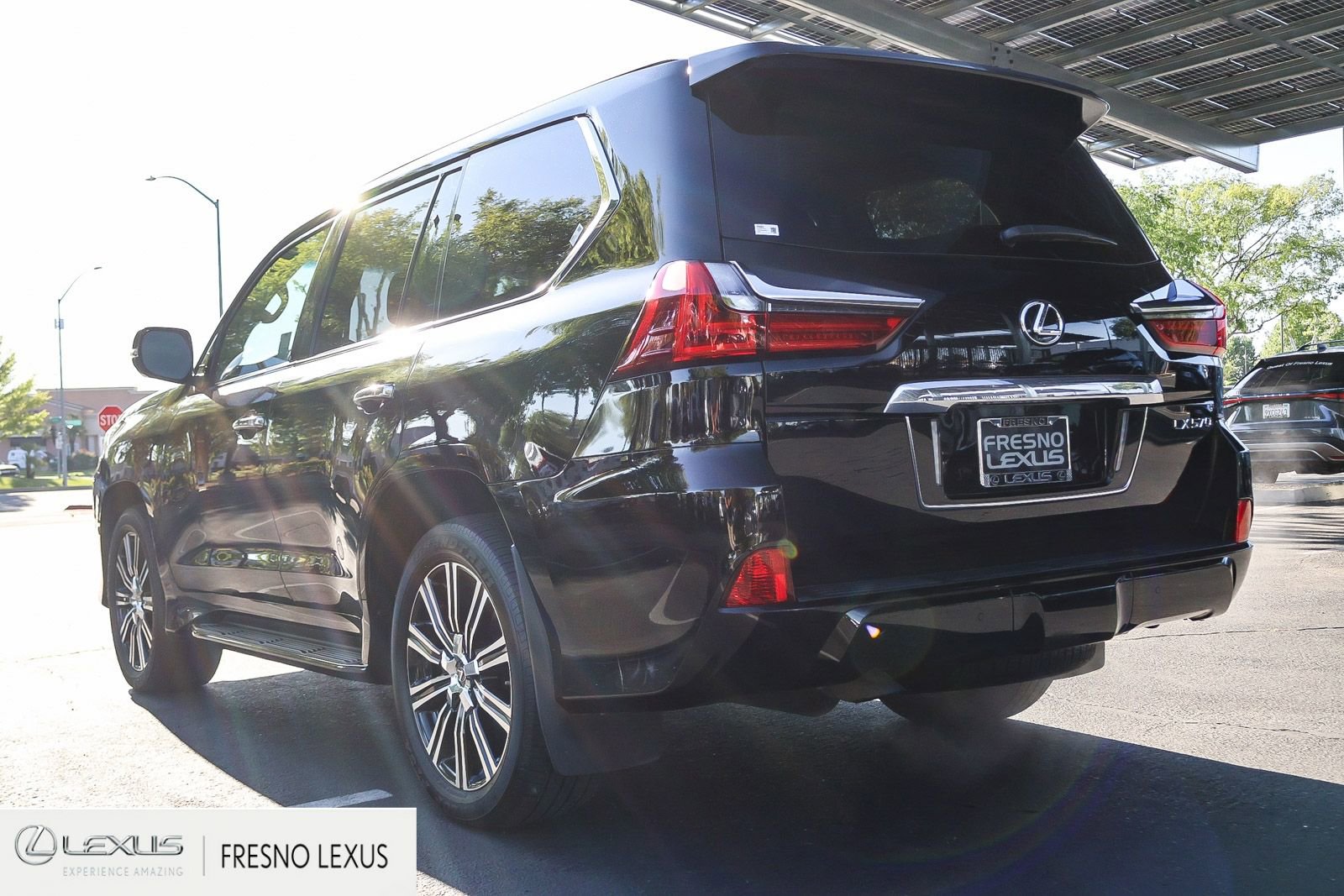 Used 2019 Lexus LX 570 4WD w/ Luxury Package image 4