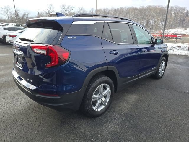 Certified 2022 GMC Terrain SLE w/ Driver Convenience Package image 5