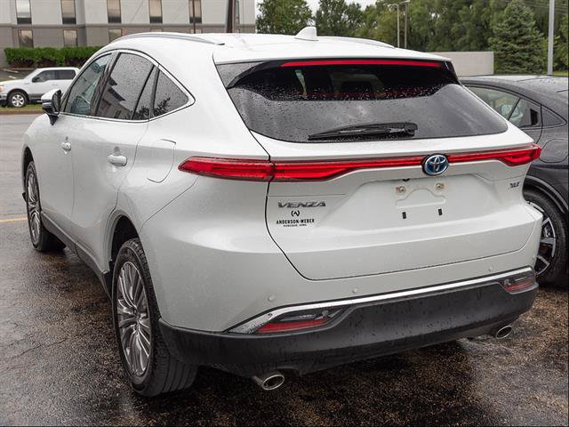 Used 2024 Toyota Venza XLE AWD/4WD image 5