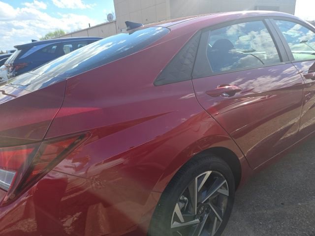 Used 2025 Hyundai Elantra Sport image 6