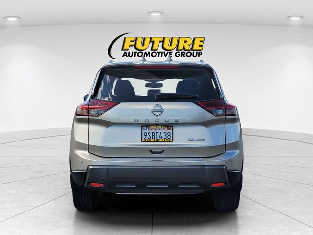 Certified 2025 Nissan Rogue SL w/ Tech Package image 8