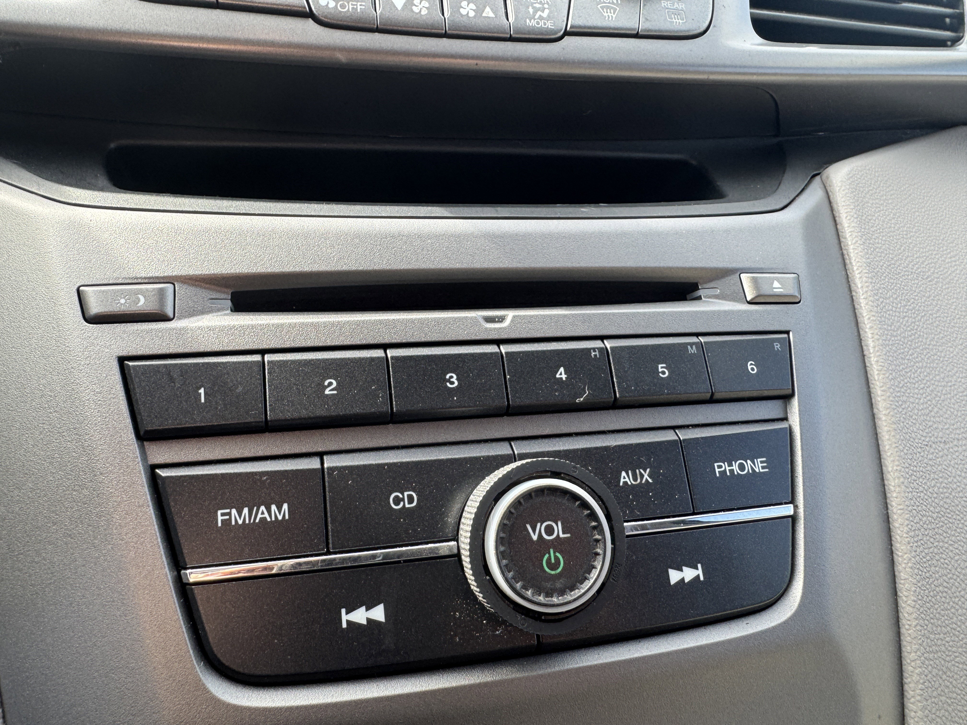 Used 2015 Honda Odyssey LX image 28