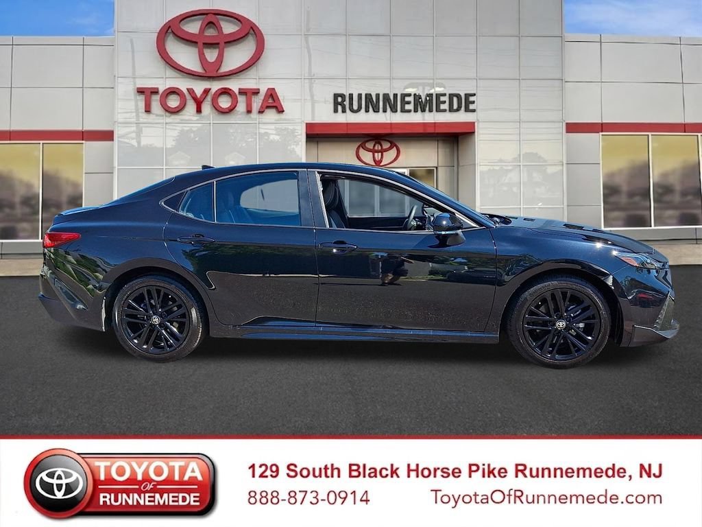 Used 2026 Toyota Camry Hybrid FWD image 7