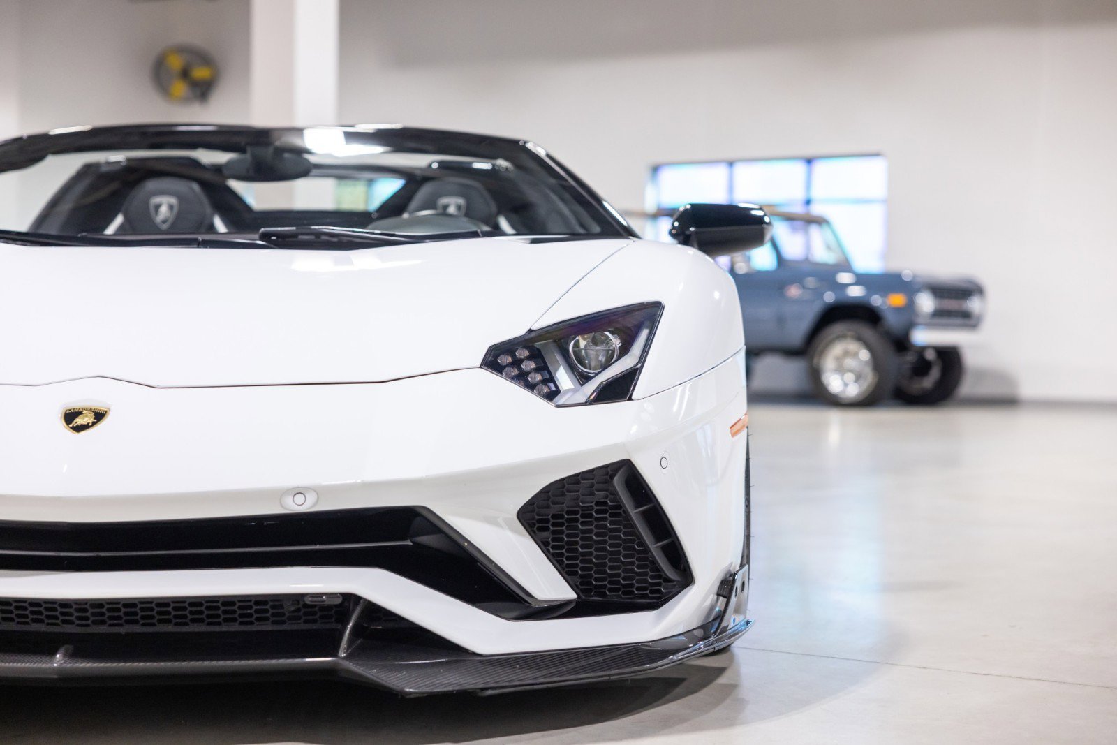 Used 2019 Lamborghini Aventador S image 24
